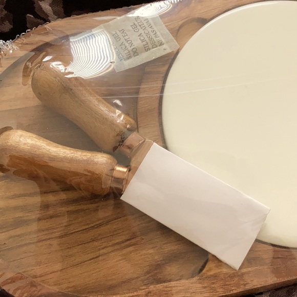 Wood & Ceramic Cheese Board Set Never Used - Picture 6 of 7